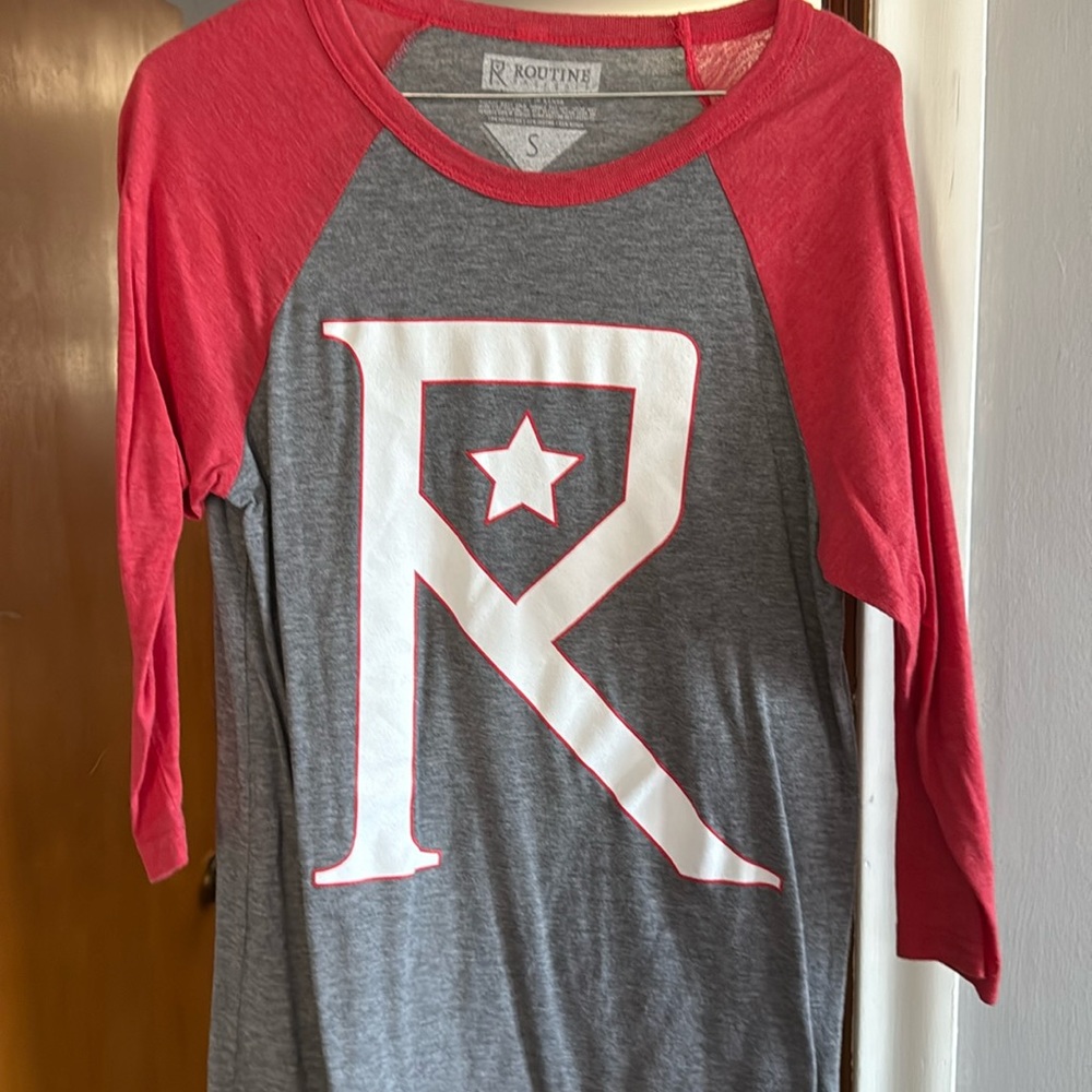ROUTINE BASEBALL RAGLAN TSHIRT - SIZE SMALL